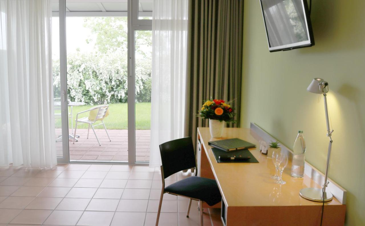 Seminarhotel In Der Manfred-Sauer-Stiftung Lobbach Eksteriør bilde